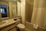 Full Size Bathroom in Deer Park Condo near Loon Mountain
